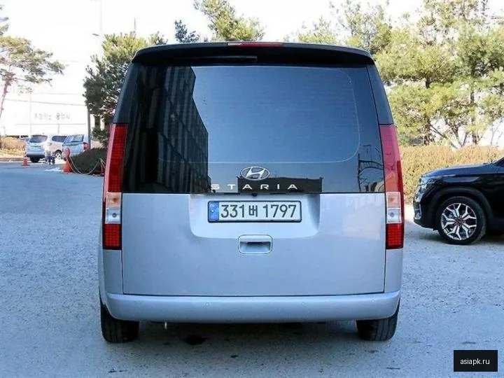 Hyundai Staria 4