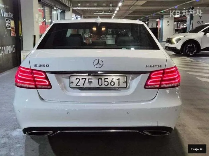 Mercedes-Benz E-Class 5