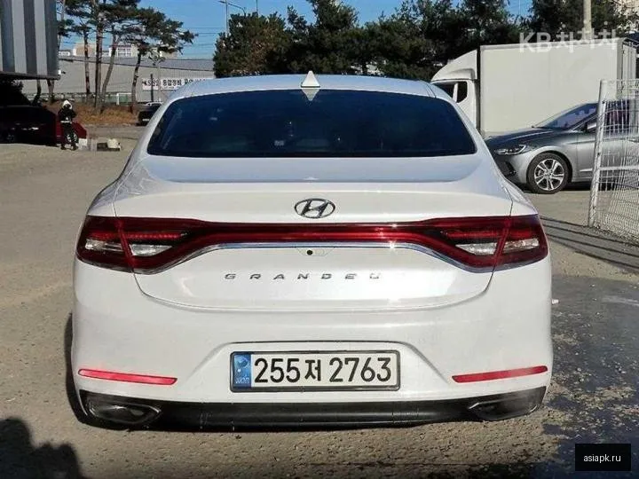 Hyundai Grandeur 4