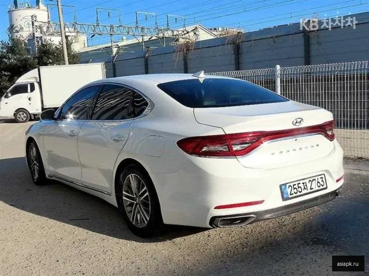 Hyundai Grandeur 3
