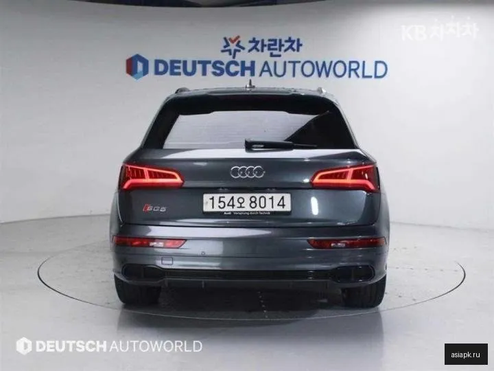 Audi SQ5 4