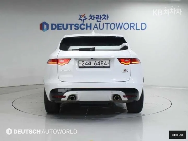 Jaguar F-Pace 4