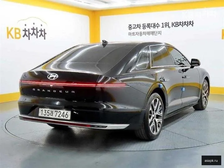Hyundai Grandeur 4