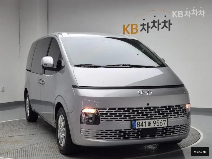 Hyundai Staria 4