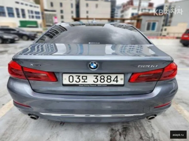 BMW 5-Series 4