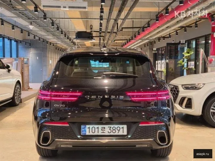 Genesis GV70 3
