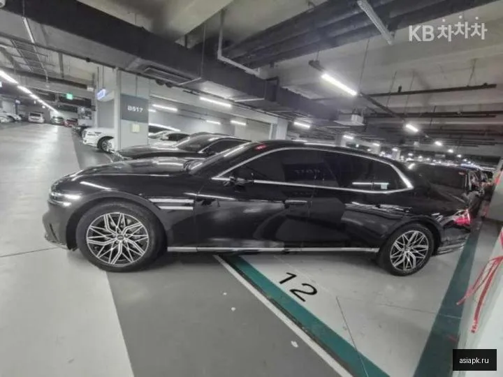 Genesis G90 3