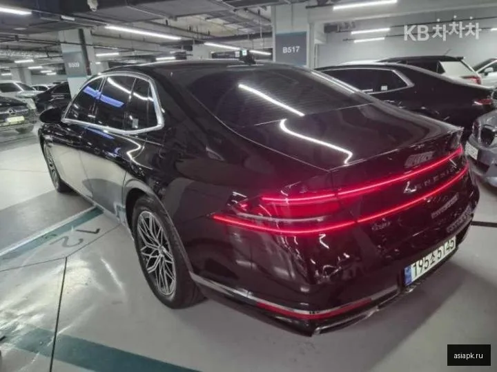 Genesis G90 4
