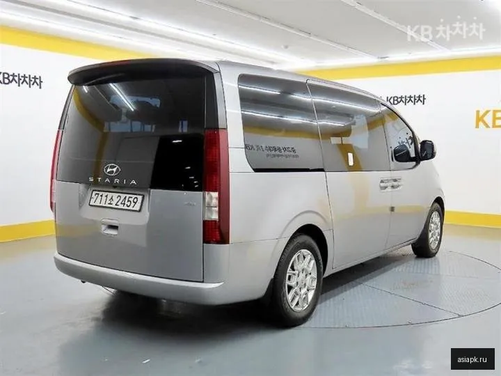 Hyundai Staria 4