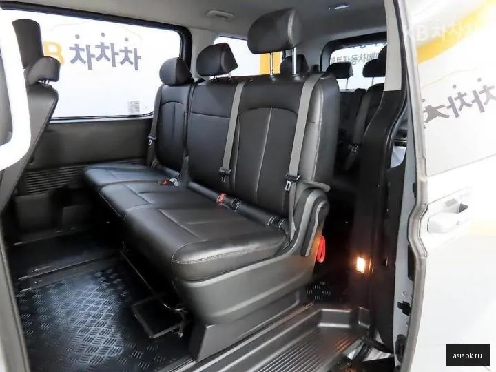 Hyundai Staria 6
