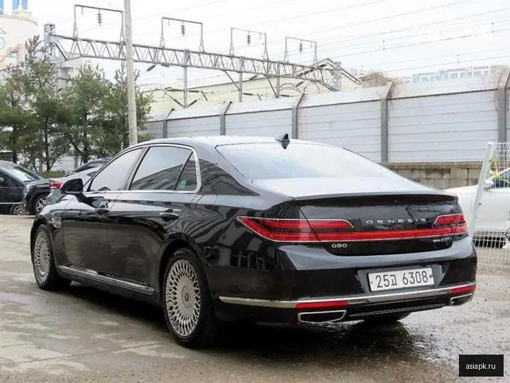 Genesis G90 3