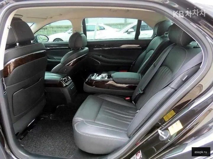 Genesis G90 6