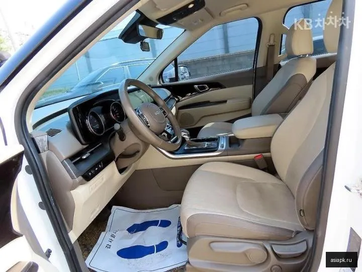 Kia Carnival 5
