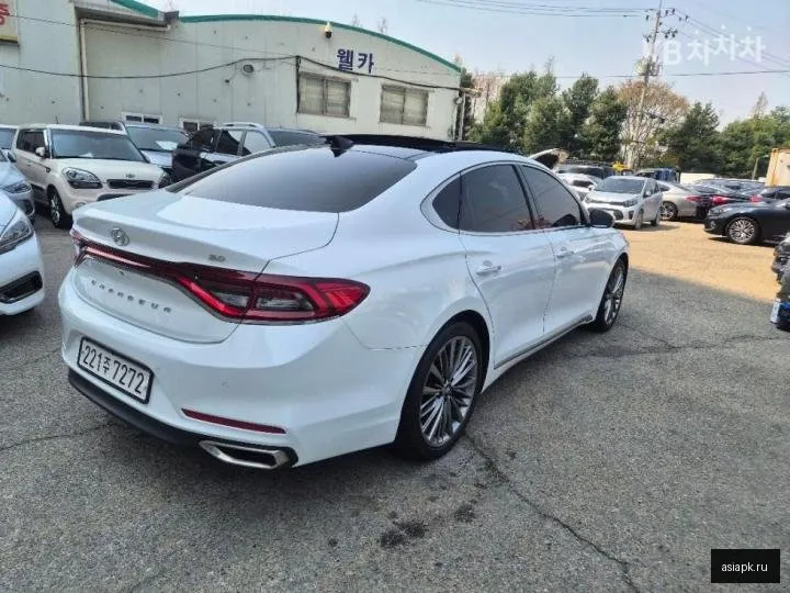 Hyundai Grandeur 4