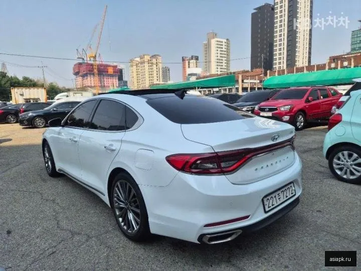 Hyundai Grandeur 5