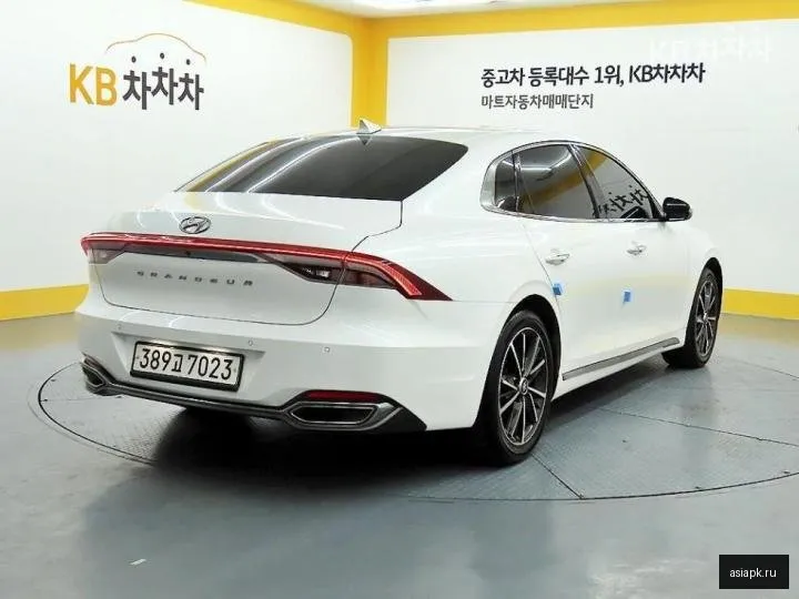 Hyundai Grandeur 4
