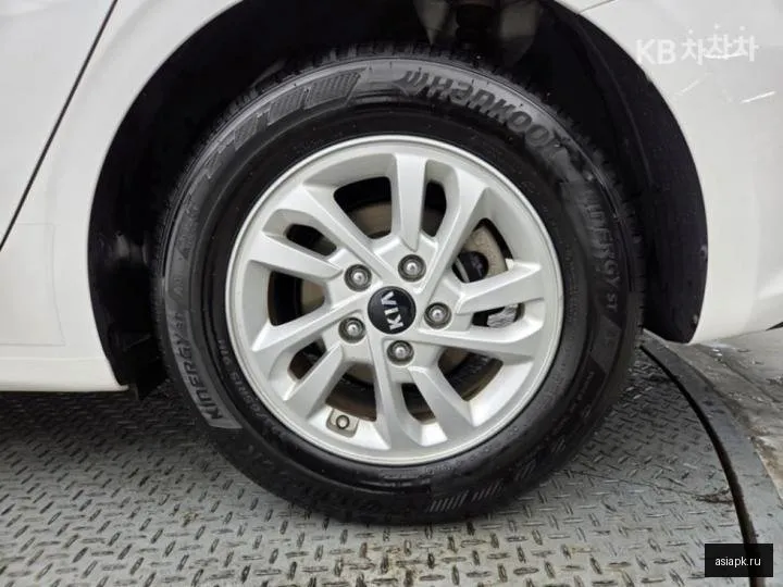 Kia K3 6