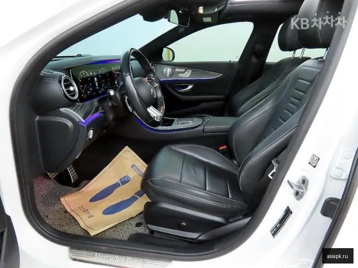 Mercedes-Benz E-Class 5