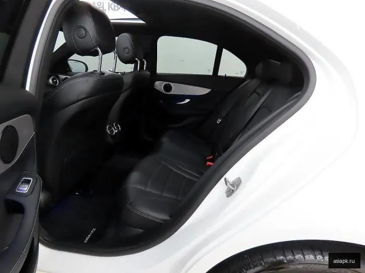 Mercedes-Benz C-Class 6