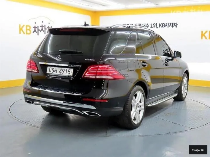 Mercedes-Benz GLE-Class 4