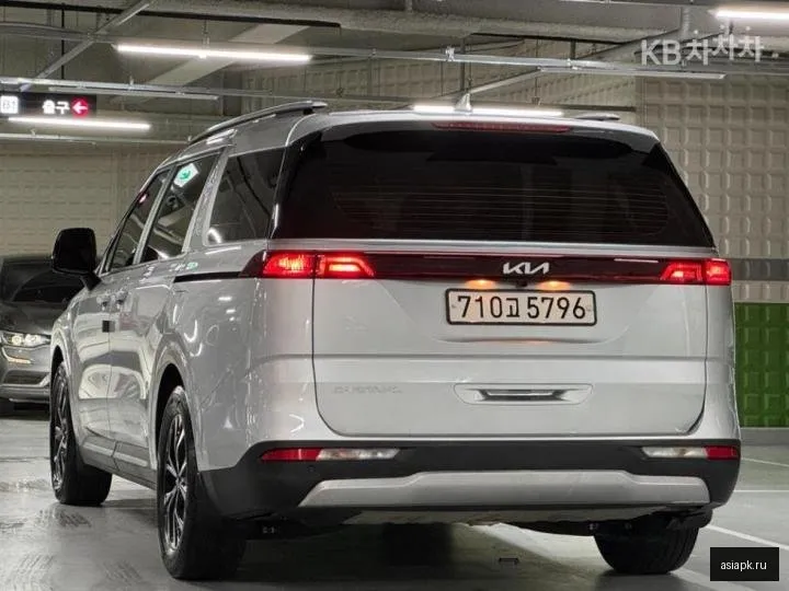 Kia Carnival 4