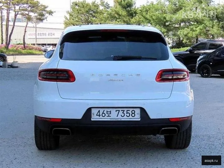 Porsche Macan 4