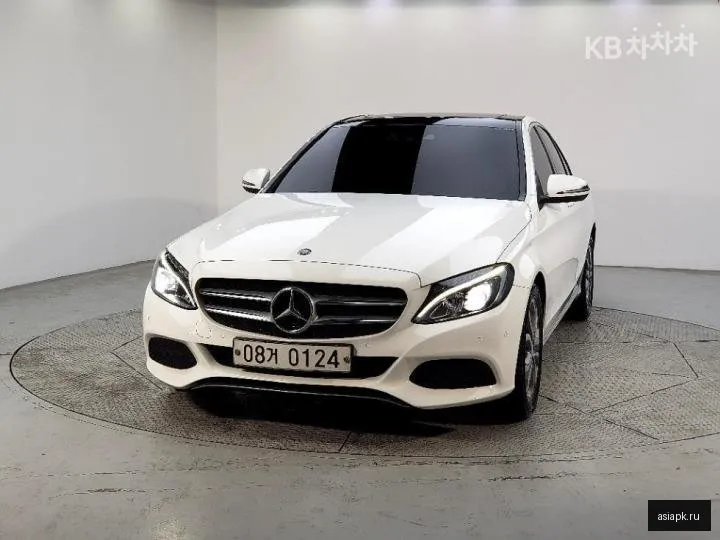 Mercedes-Benz C-Class 2
