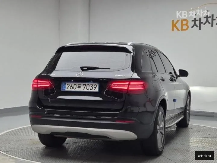 Mercedes-Benz GLC-Class 3