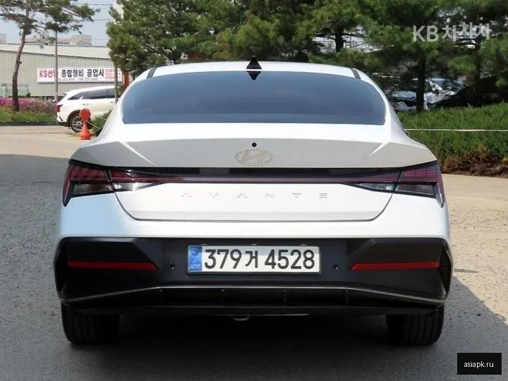 Hyundai Avante 4