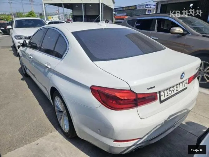 BMW 5-Series 3