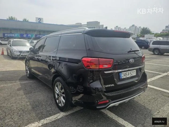 Kia Carnival 4