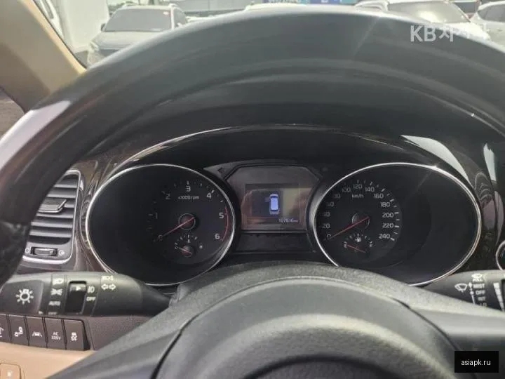 Kia Carnival 5