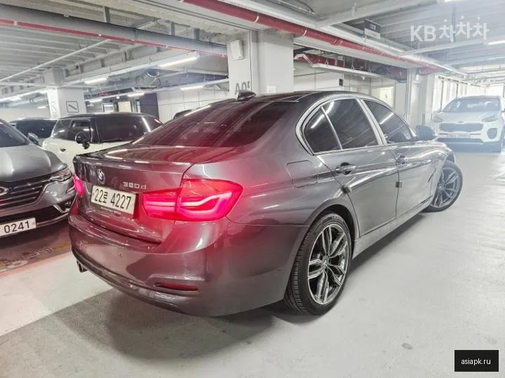 BMW 3-Series 6