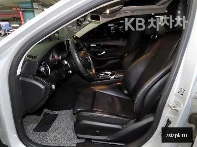 Mercedes-Benz C-Class 6