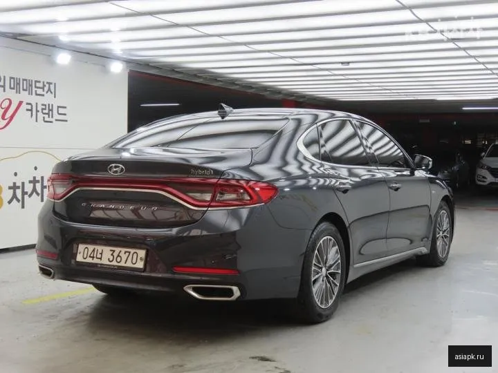 Hyundai Grandeur 4