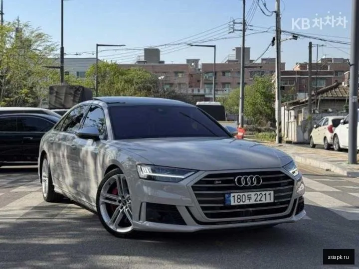 Audi S8