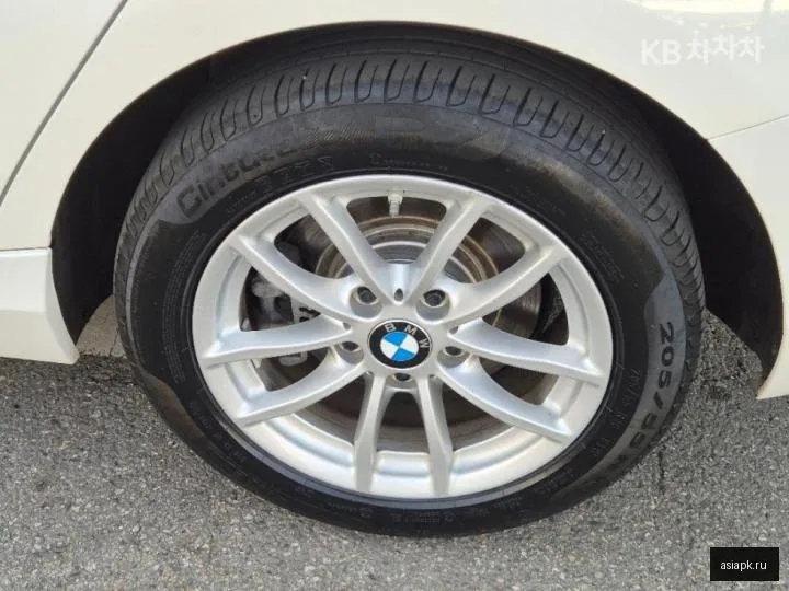 BMW 1-Series 6
