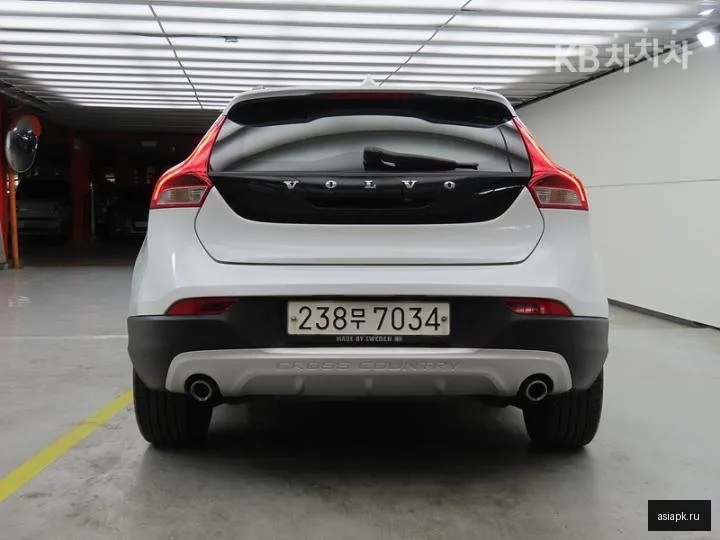 Volvo V40 3