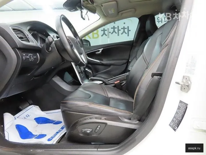 Volvo V40 5