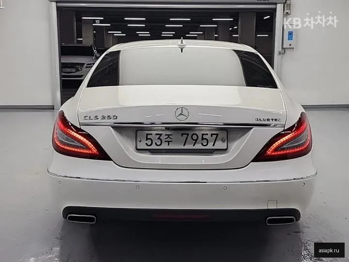 Mercedes-Benz CLS-Class 3