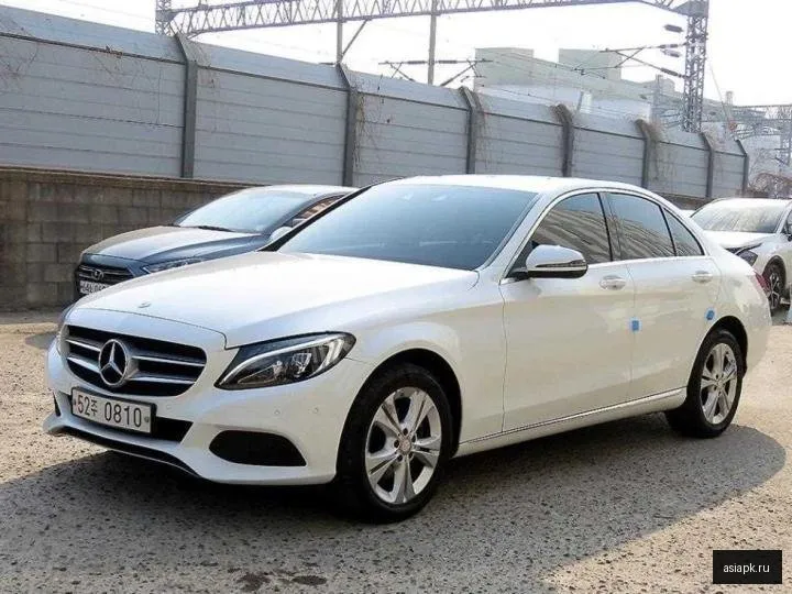 Mercedes-Benz C-Class 2