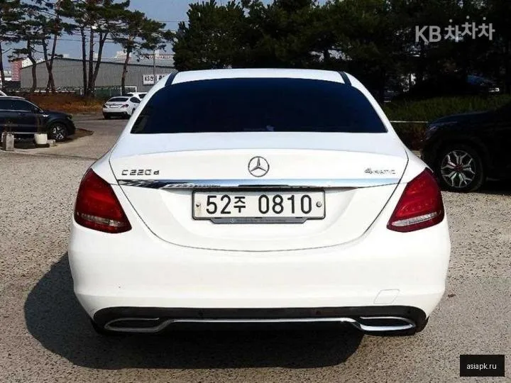 Mercedes-Benz C-Class 4