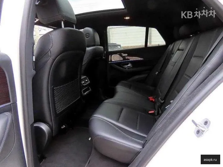 Mercedes-Benz GLE-Class 6