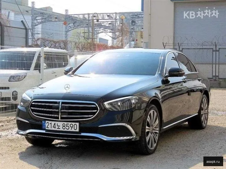 Mercedes-Benz E-Class 2