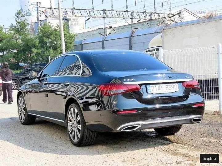 Mercedes-Benz E-Class 3