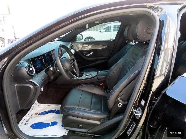 Mercedes-Benz E-Class 5