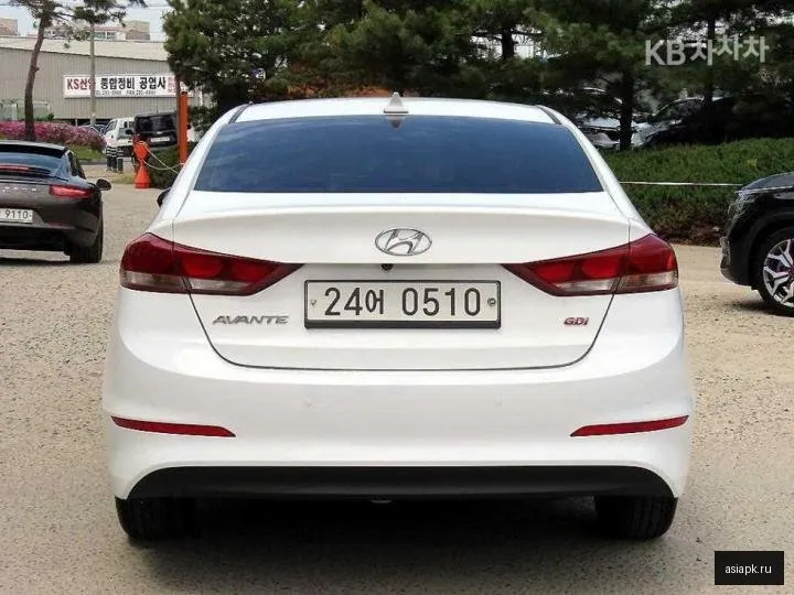 Hyundai Avante 4