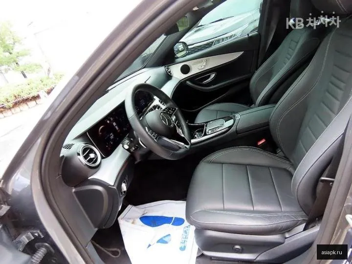 Mercedes-Benz E-Class 5