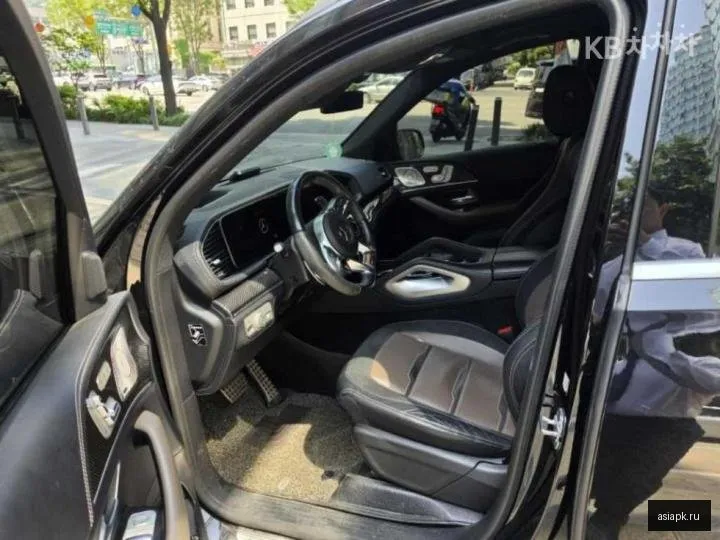 Mercedes-Benz GLE-Class 6