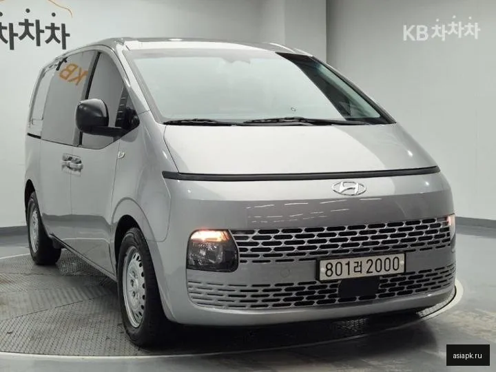 Hyundai Staria 4